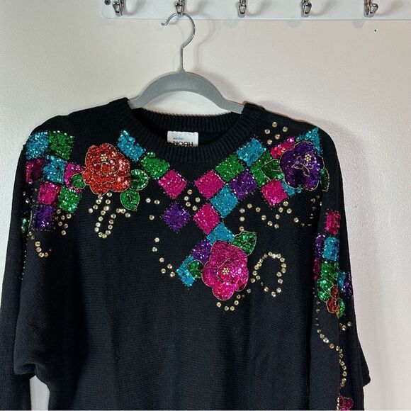 Vibrant vintage Black Sweater with Floral Embellishments - Picture 5 of 7